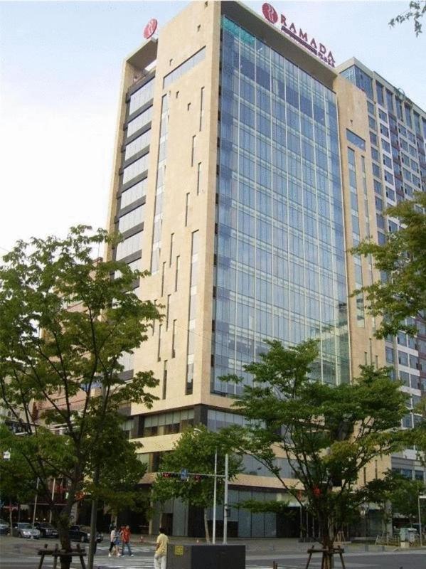 Ramada Plaza By Wyndham Gwangju Hotel Gwangju Metropolitan City Exterior foto