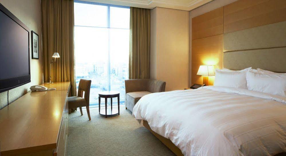 Ramada Plaza By Wyndham Gwangju Hotel Gwangju Metropolitan City Exterior foto